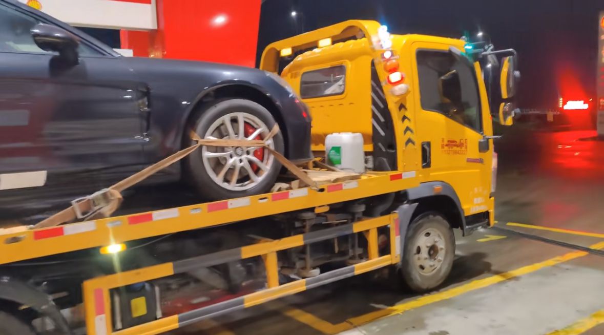 大渡口行车途中遇到突发状况该如何呼叫道路救援？